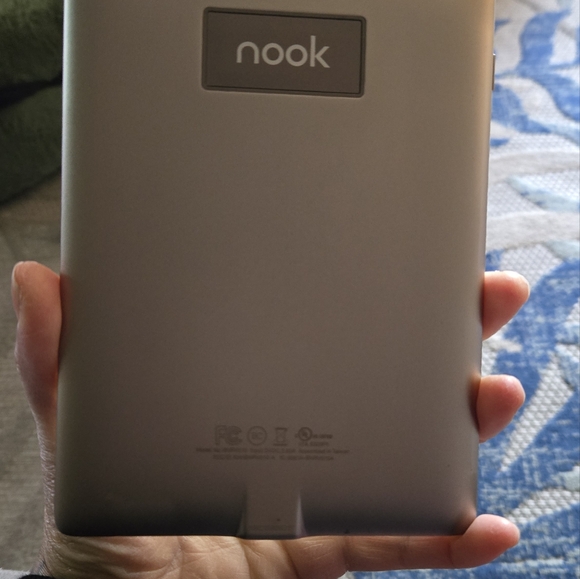 Nook Glowlight Plus - Picture 2 of 3